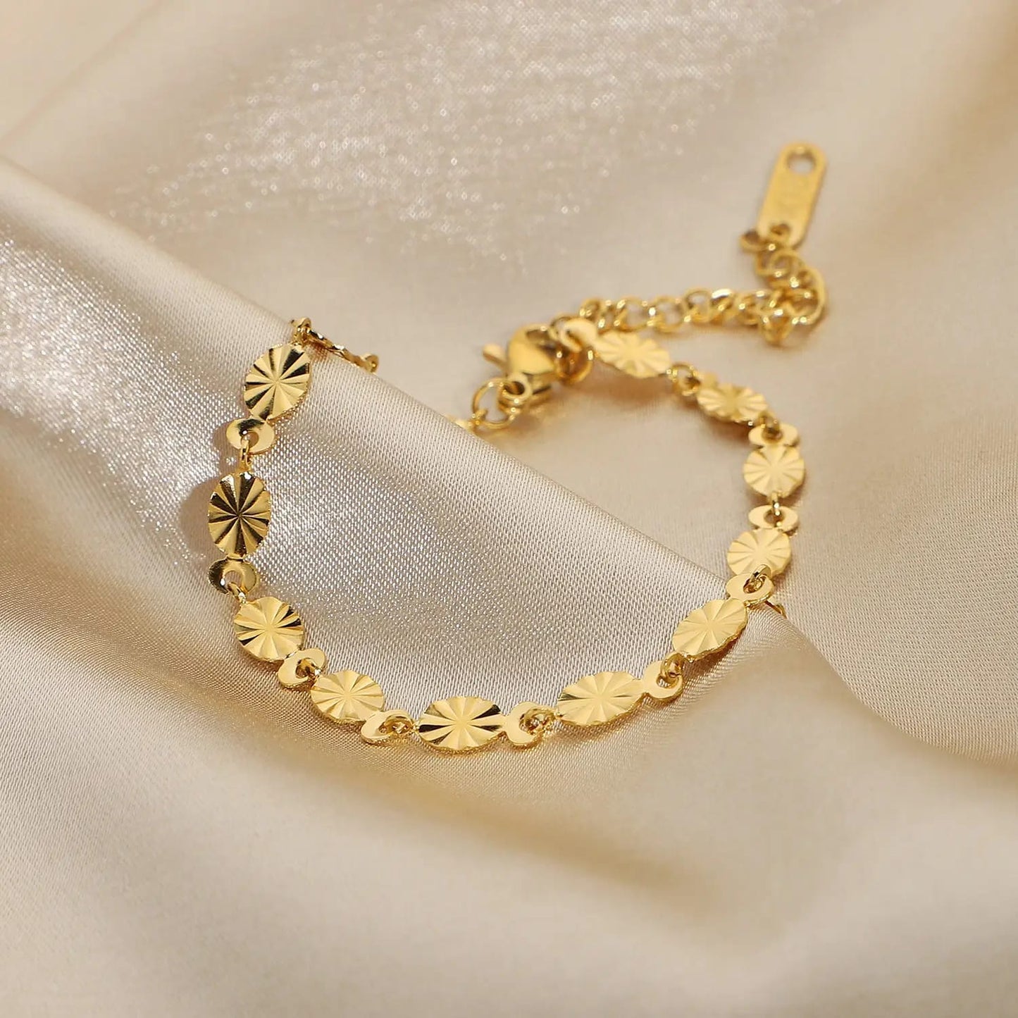 Sleek Gold Chain Bracelet