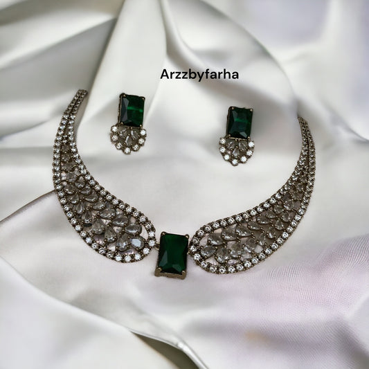 Kainaat Choker Necklace Set