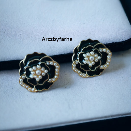 Black Flower Pearl Studs Earring