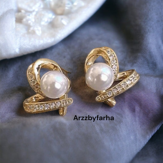Pearl & Heart Shape Studs Earring