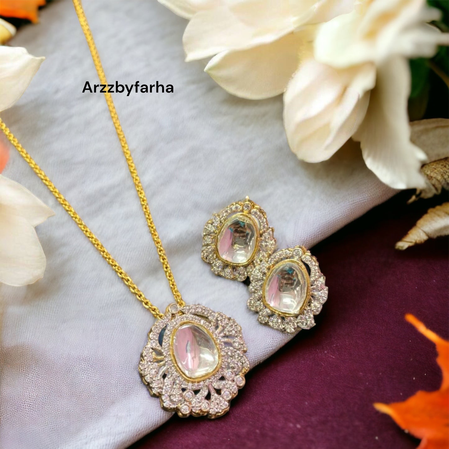 Kundan Pendant Necklace Set