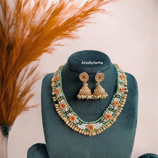 Multilayered Beads & Pearl Short Necklace