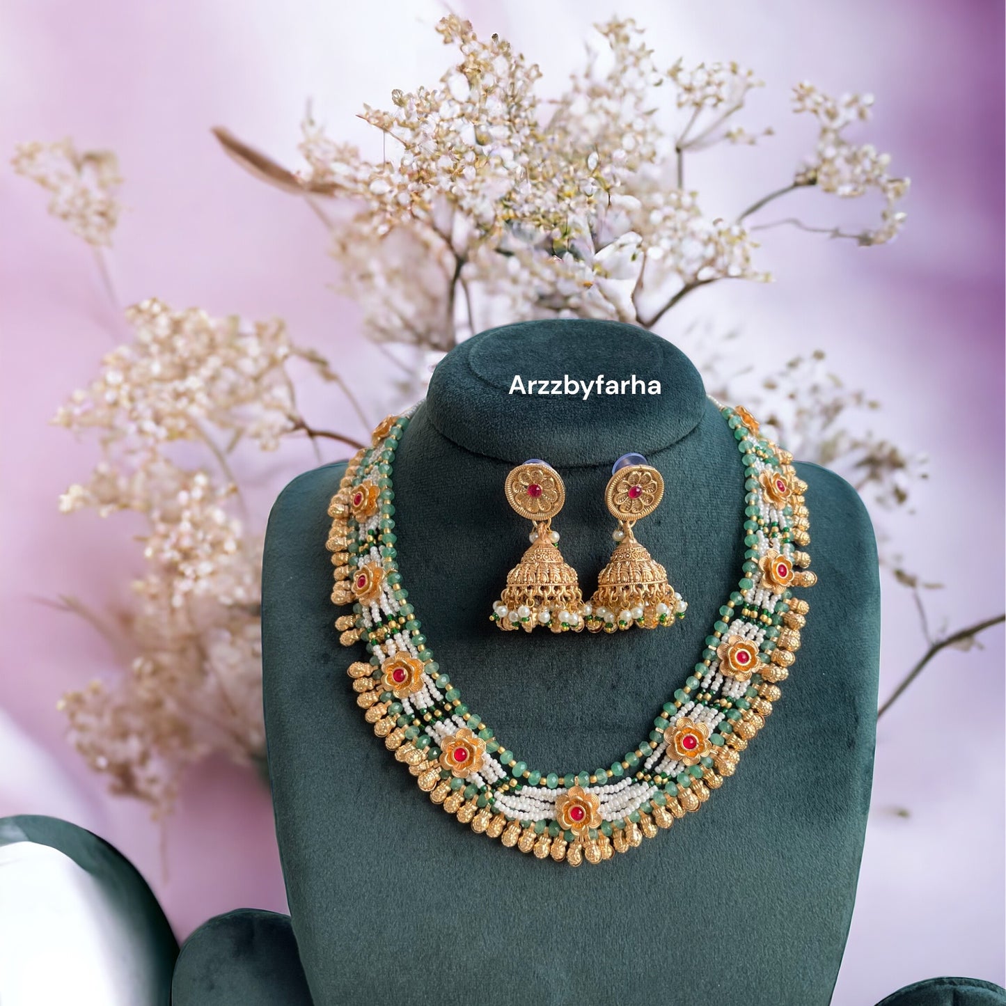 Multilayered Beads & Pearl Short Necklace