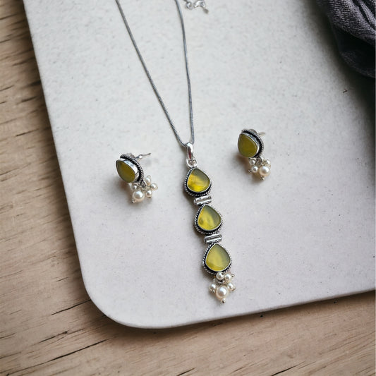 Monalisa Stone Drop Necklace Set