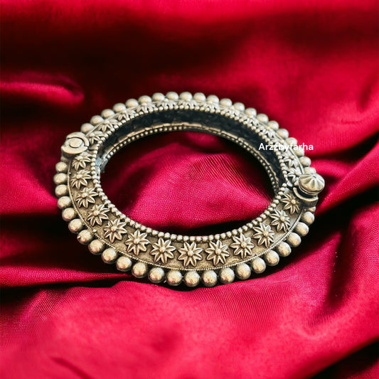 Oxidised Screwable Bangle