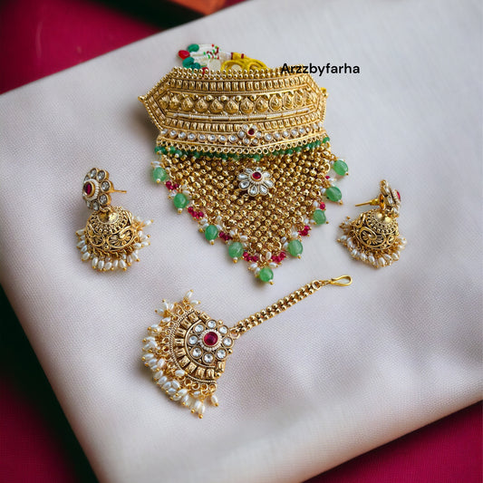Kundan & Pearl Gold Necklace Set