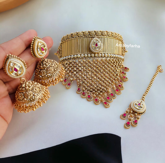Kundan & Pearl Gold Necklace Set