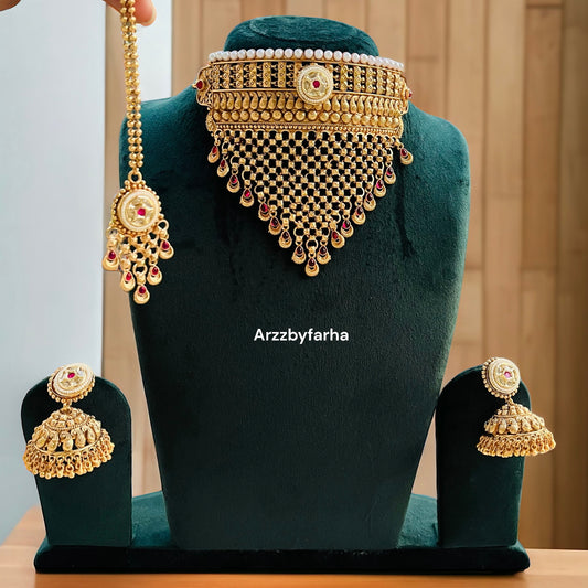 Kundan & Pearl Gold Necklace Set