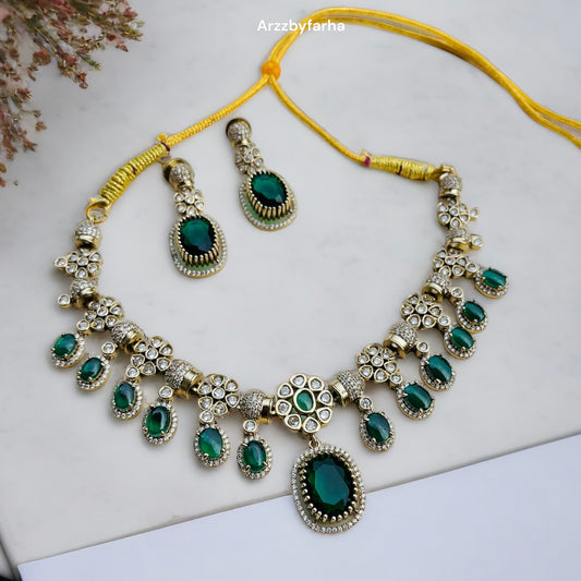 Victorian Green Necklace Set