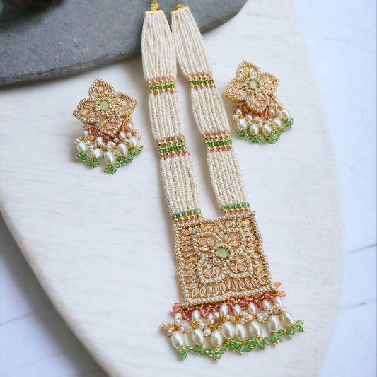 Multilayered Chid Pearl Necklace Set