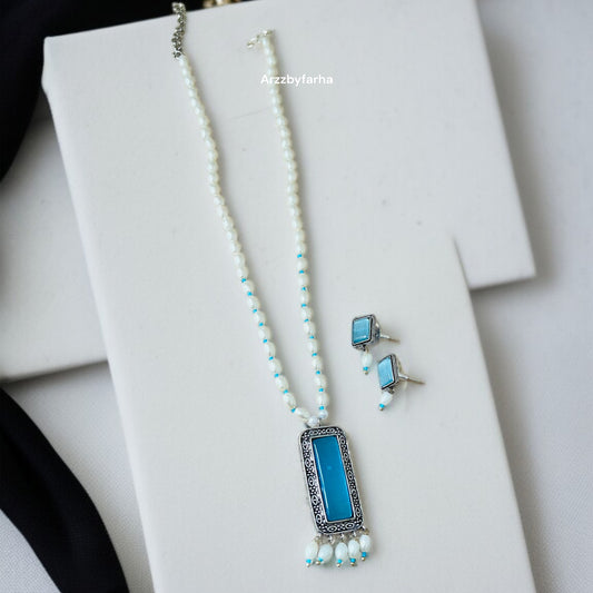 Ruhi Pearl Stone Necklace Set
