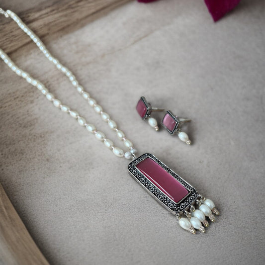 Ruhi Pearl Stone Necklace Set