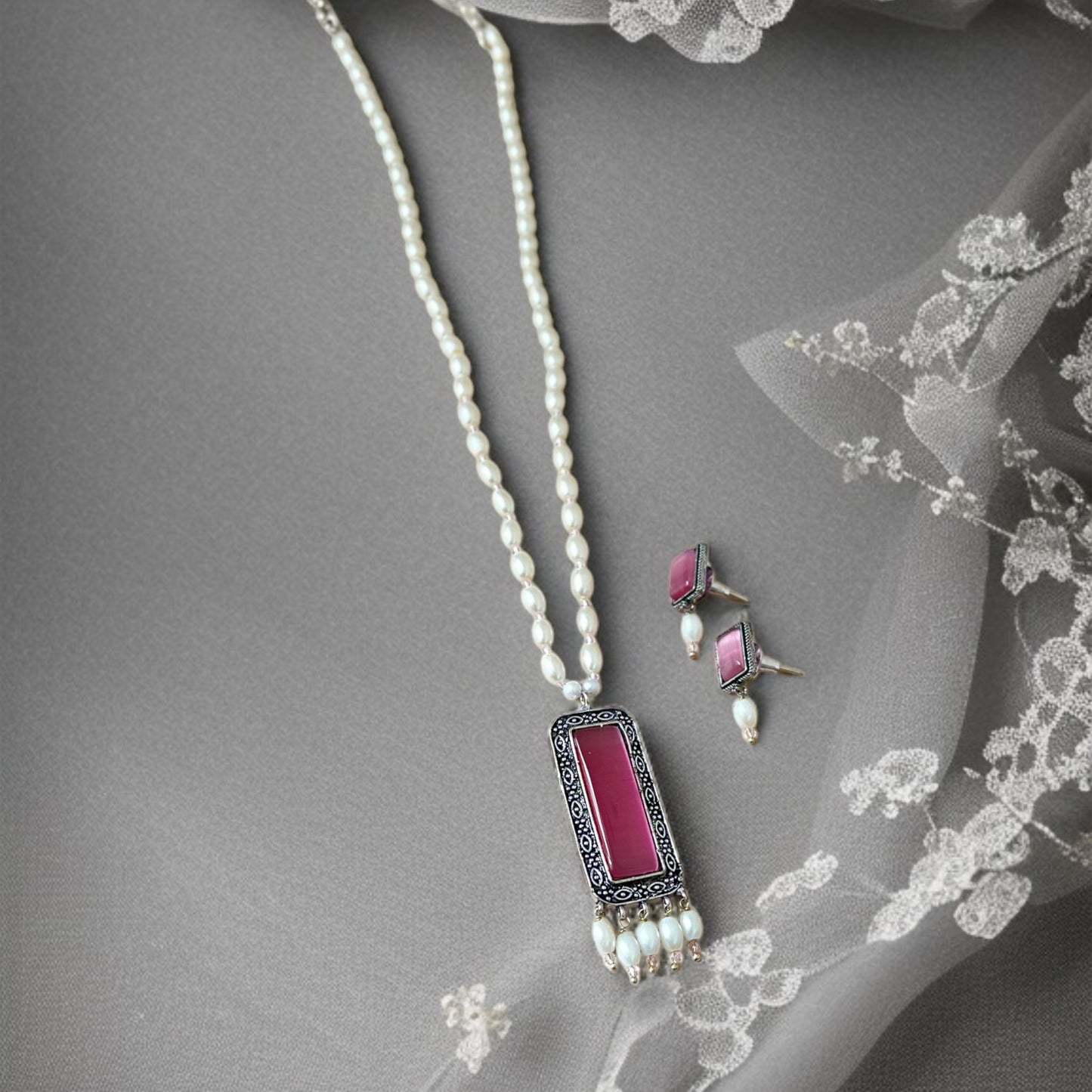Ruhi Pearl Stone Necklace Set