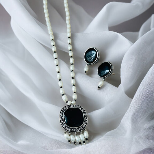 Ruhi Pearl Stone Necklace Set