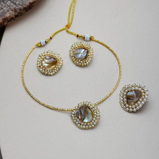 MOP Sleek Choker Necklace Set
