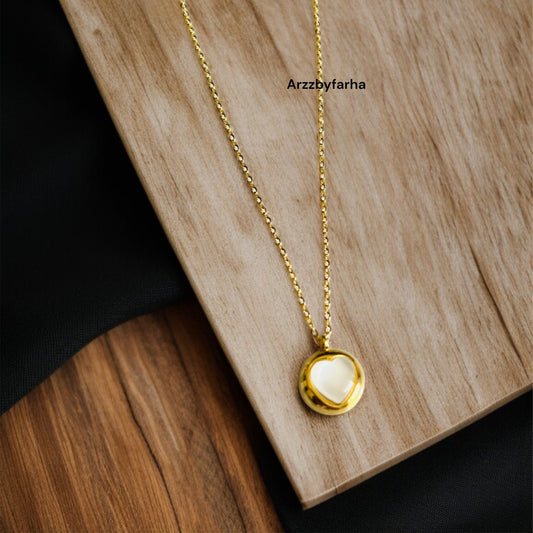 White Heart MOP Necklace