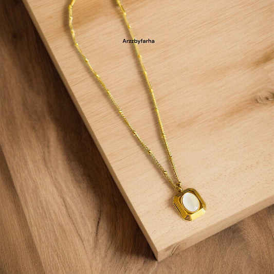 White MOP Gold Necklace