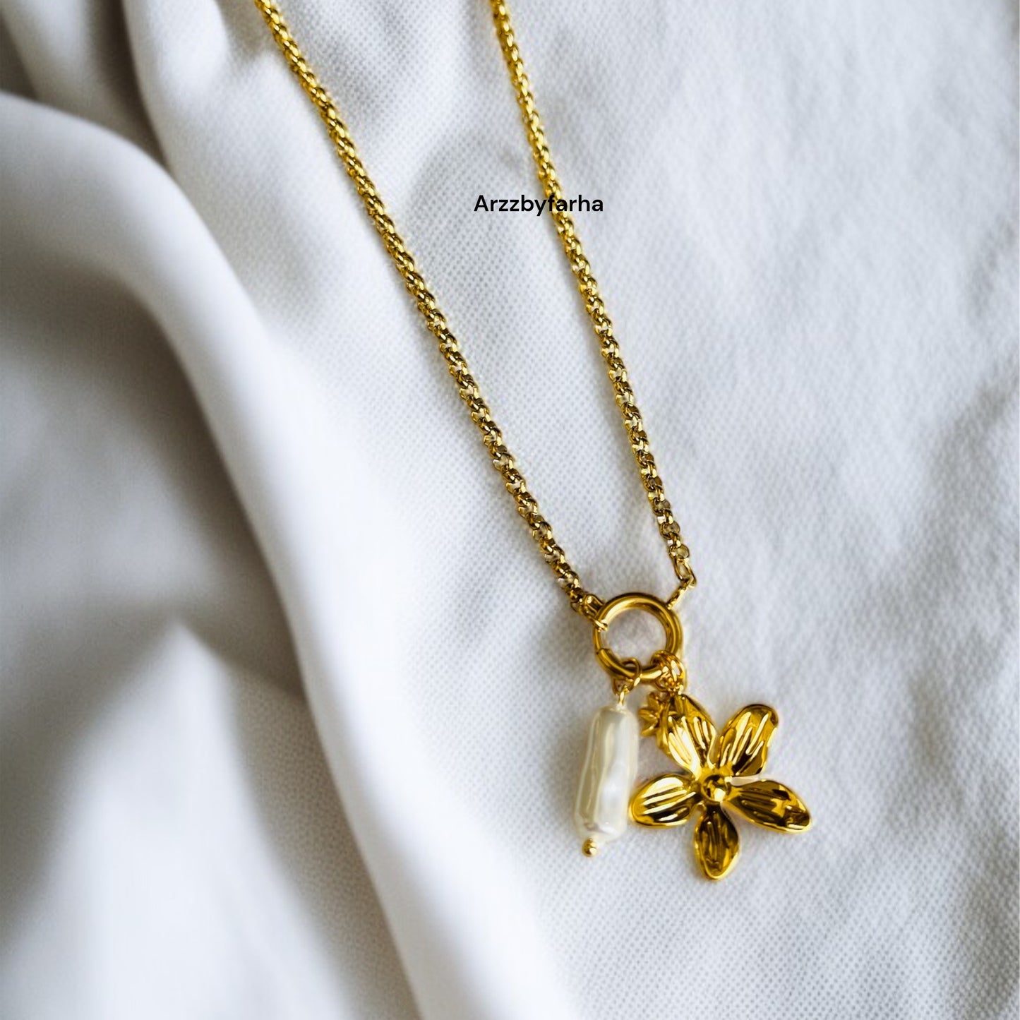White Heart Front Open Necklace
