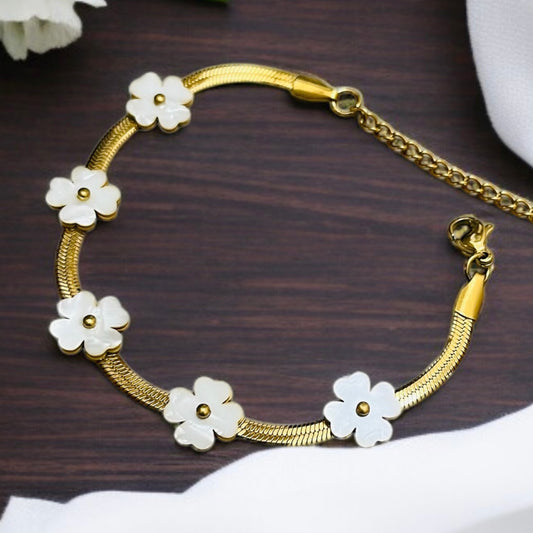White Flower Chain Bracelet