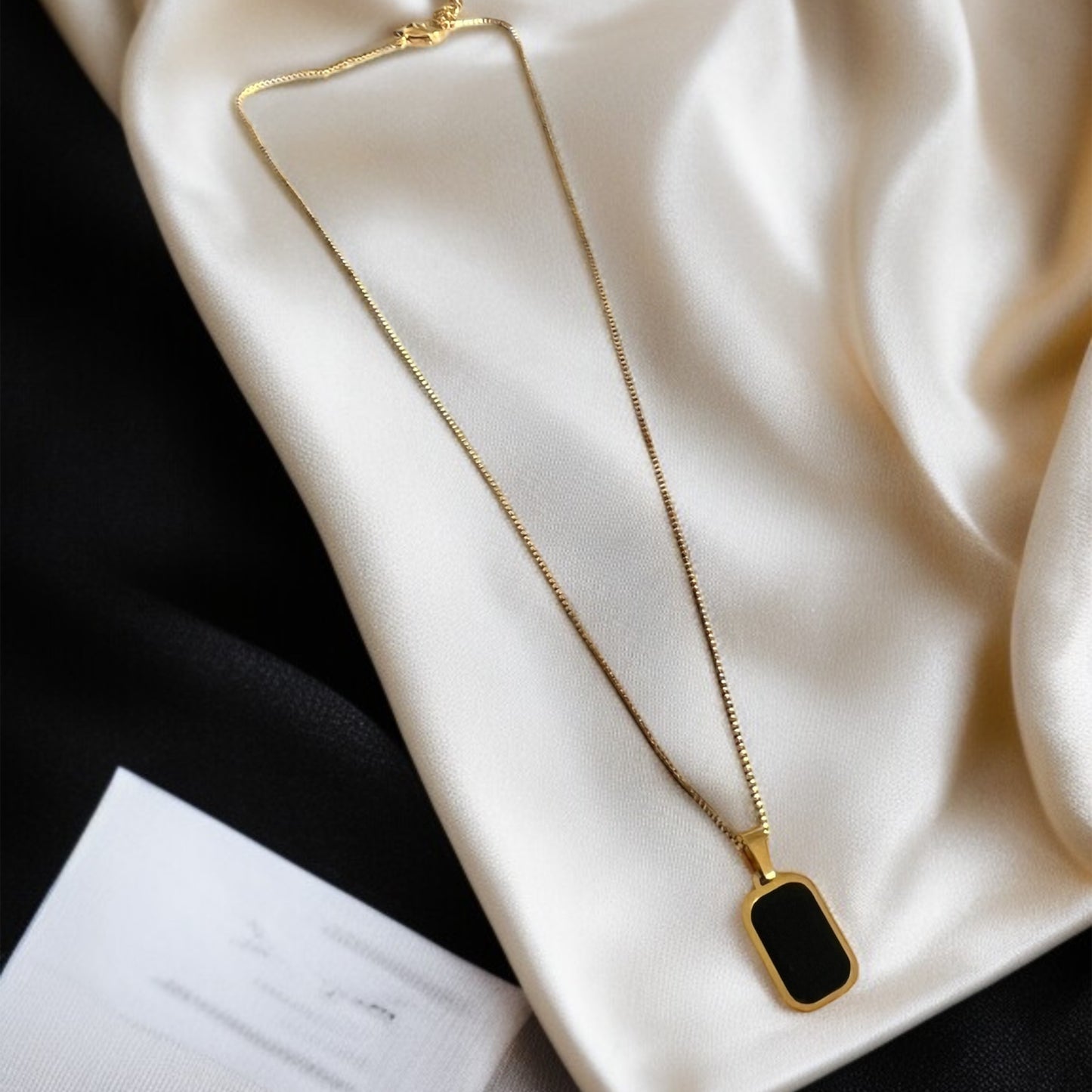 Black Pendant Chain Necklace