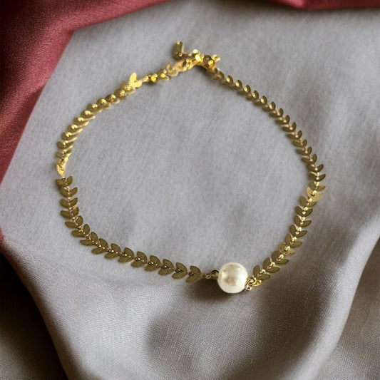 Pearl Gold Leaf Chain Necklace