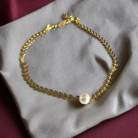 Pearl Gold Leaf Chain Necklace