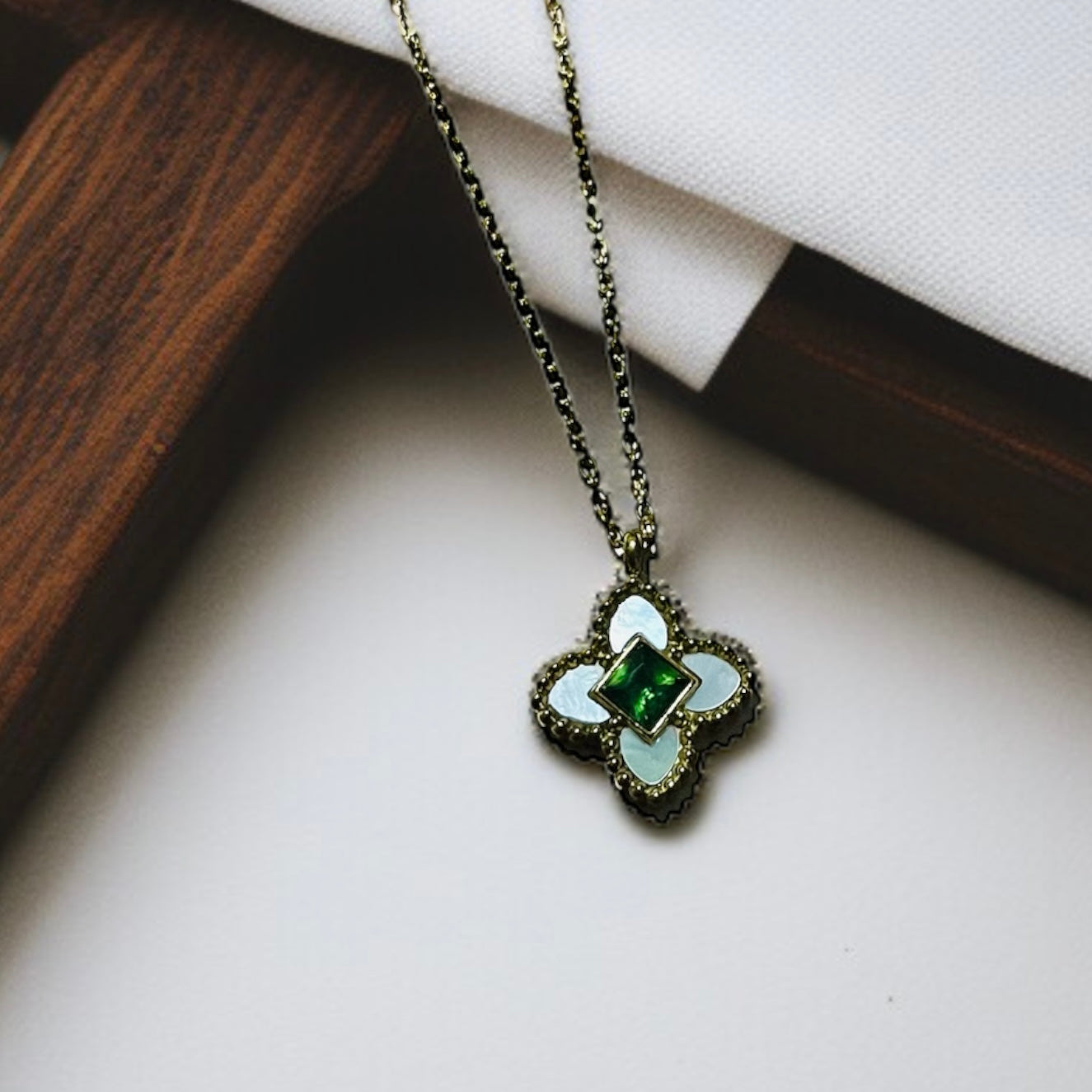 Green & White MOP Pendant Necklace