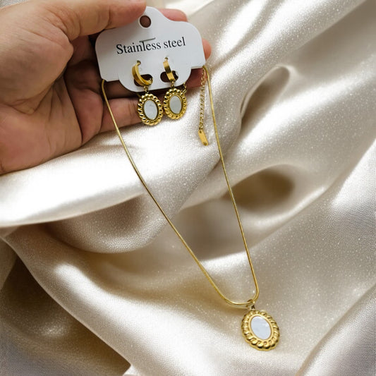 White Pendant Necklace Set
