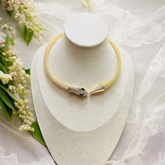 Black Stone Snake Hasli Necklace