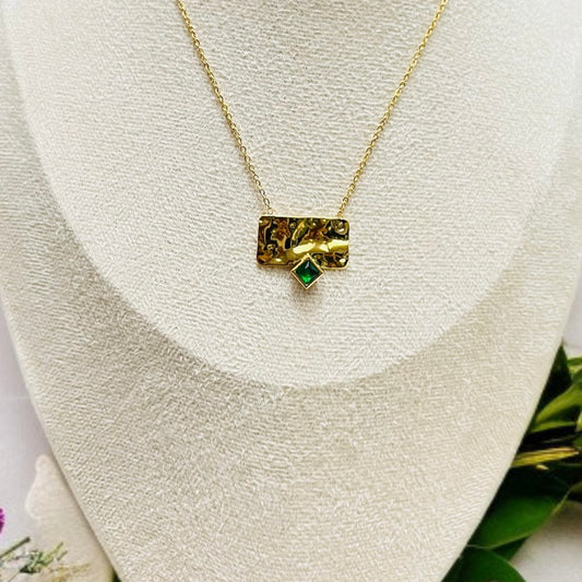 Green Stone Gold Pendant Necklace