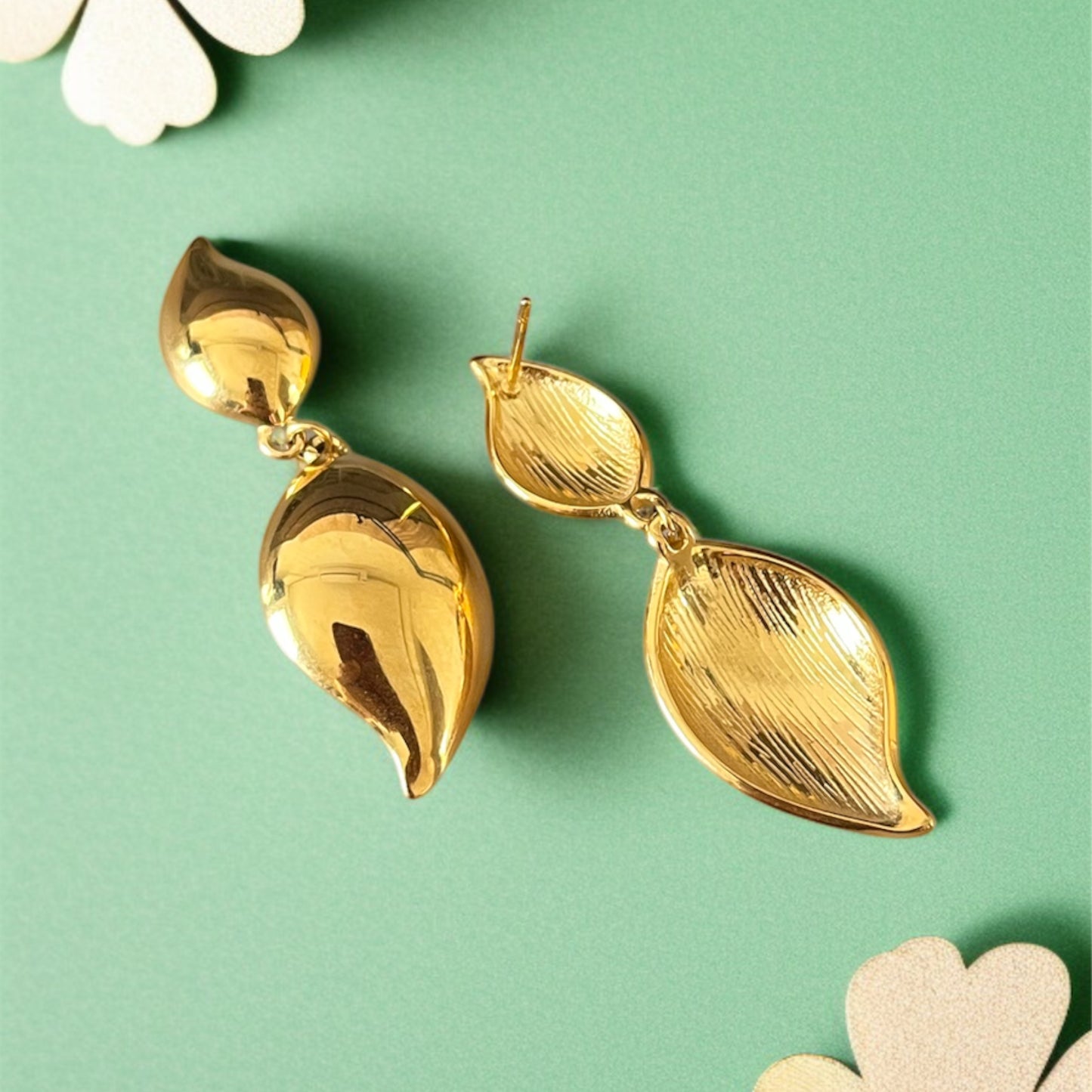 18k Gold Lead Drop Earring