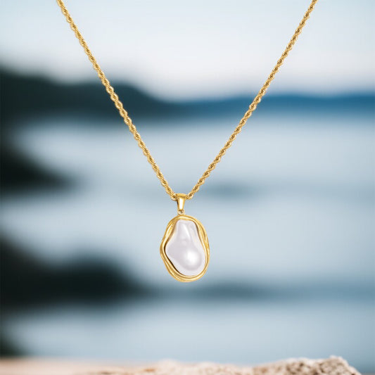 18k Gold Baroque Pearl Pendant Necklace