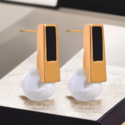 Gold & Black Pearl Drop Earring