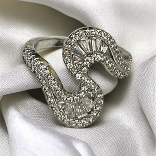 Curvy Diamond Antitarnish Ring