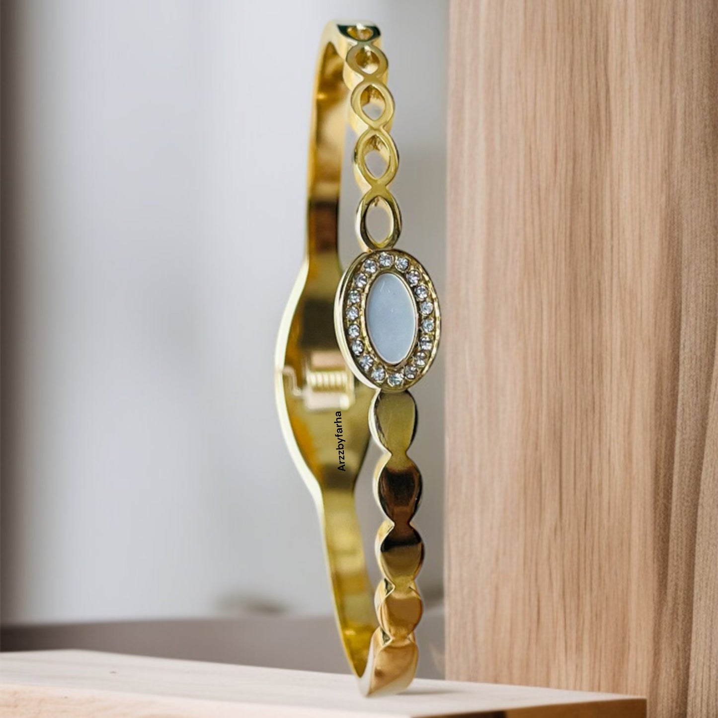 MOP AD Gold Bracelet