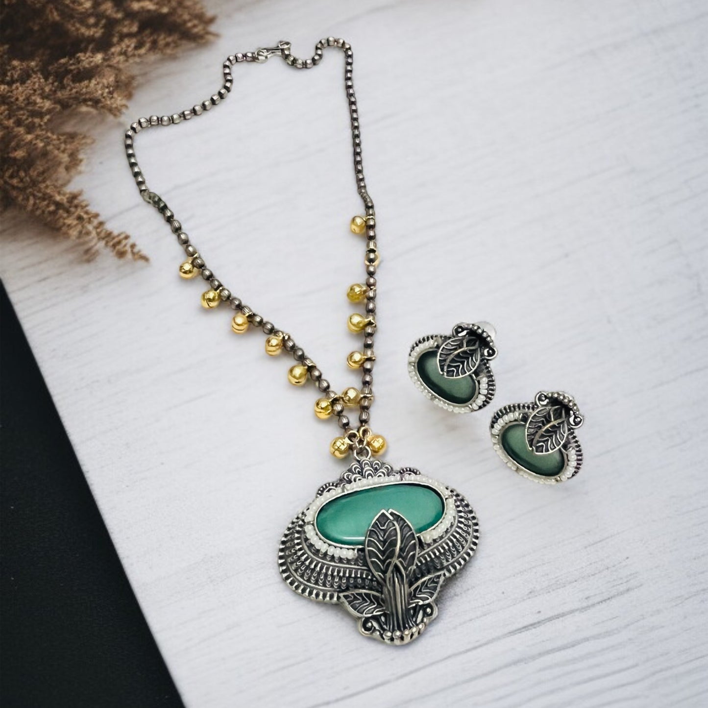 Mint Stone Necklace Set