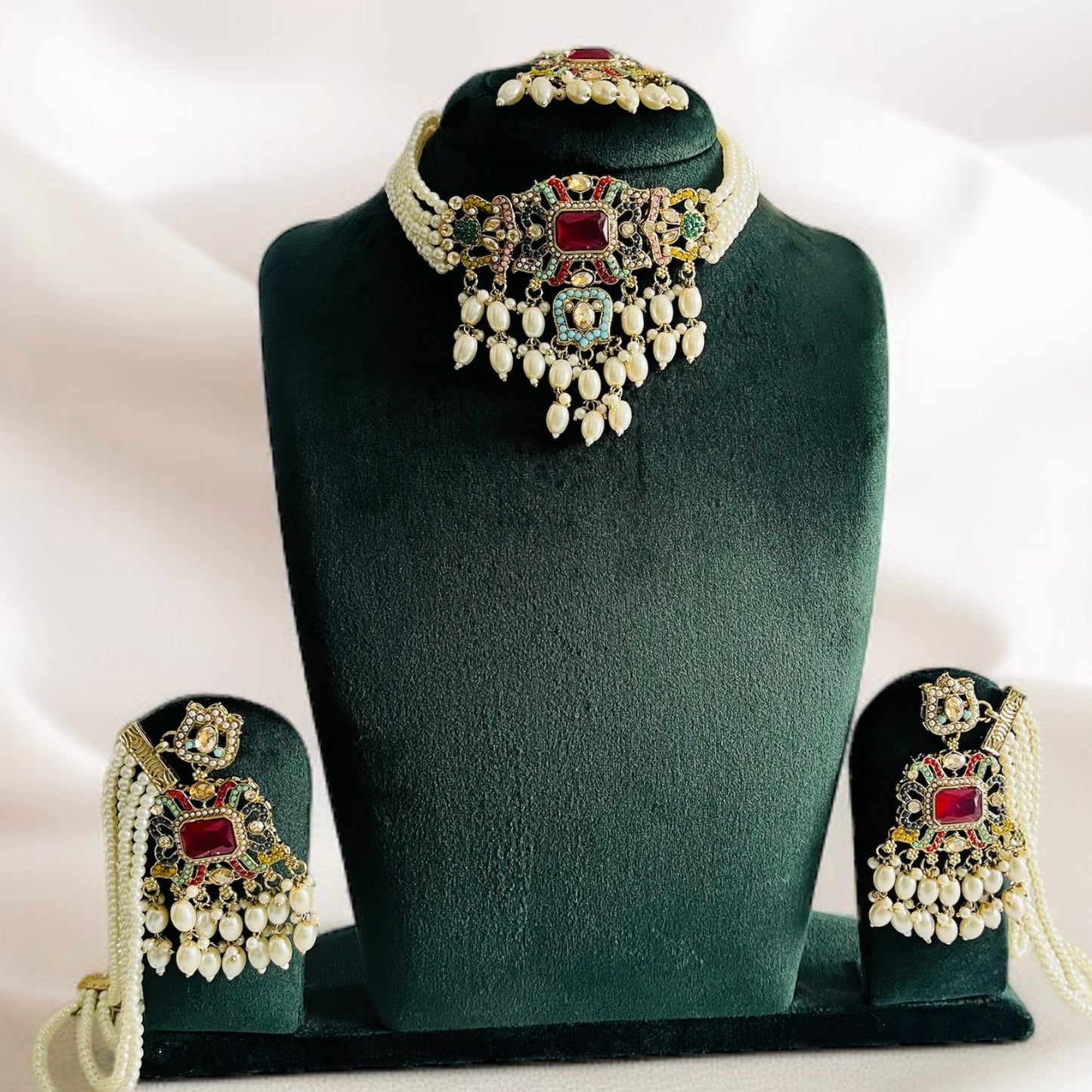 Multicolor Necklace Set