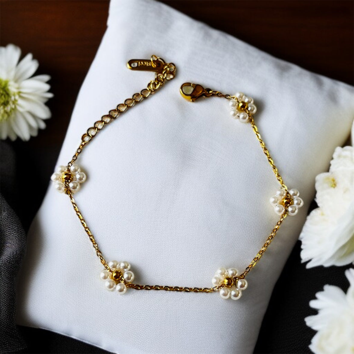 White Flower Chain Bracelet
