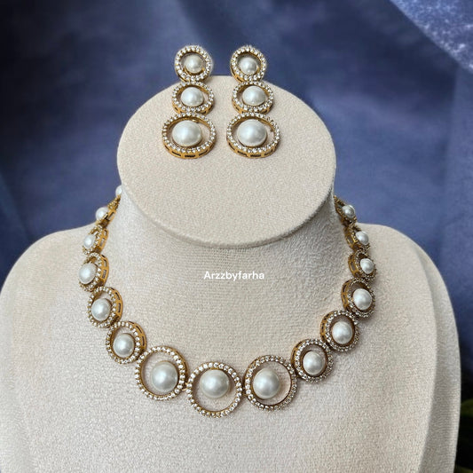 AD Studded Pearl Necklace Set