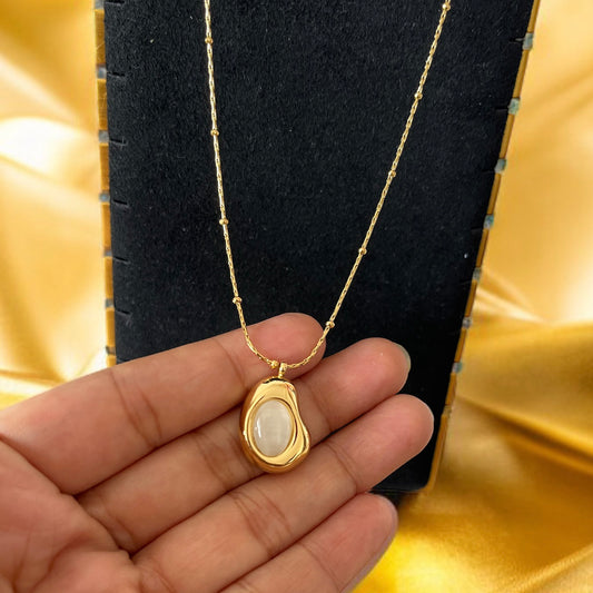White MOP Pendant Necklace