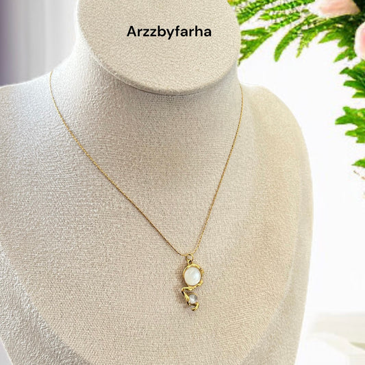 MOP Twisted Pendant Necklace