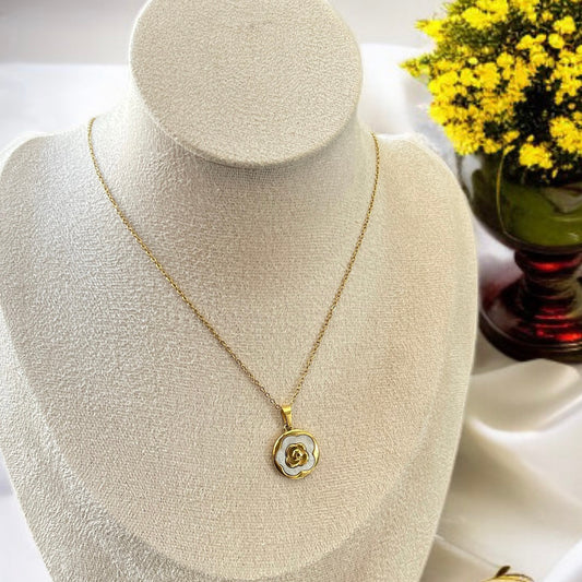 MOP Flower Pendant Necklace