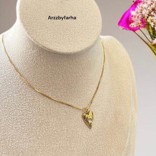 Gold Heart Pendant Necklace