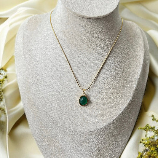 Green Stone Pendant Necklace