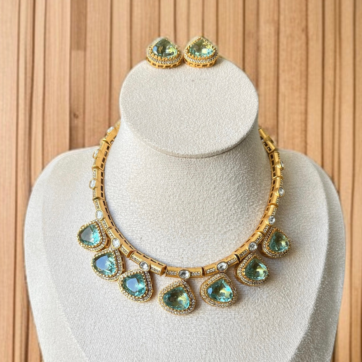 Mint Stone Necklace Set