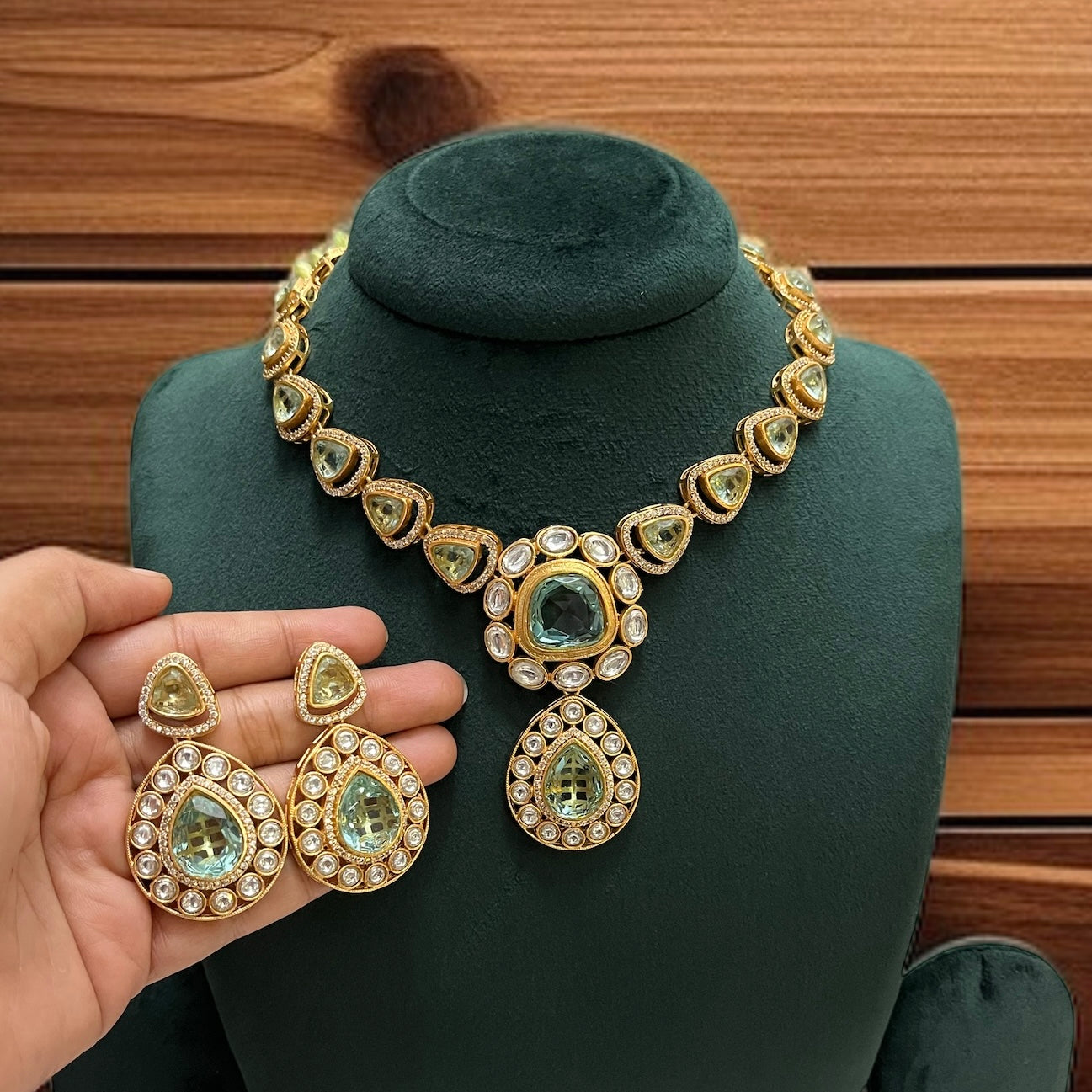 Mint Stone Necklace Set