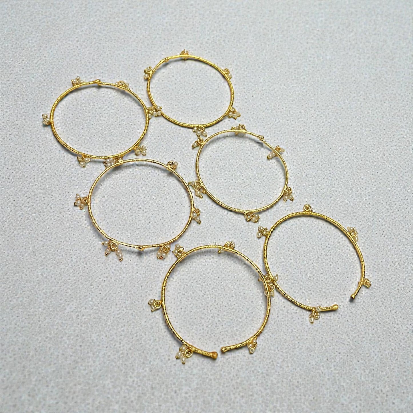Set of 6 sleek bangles
