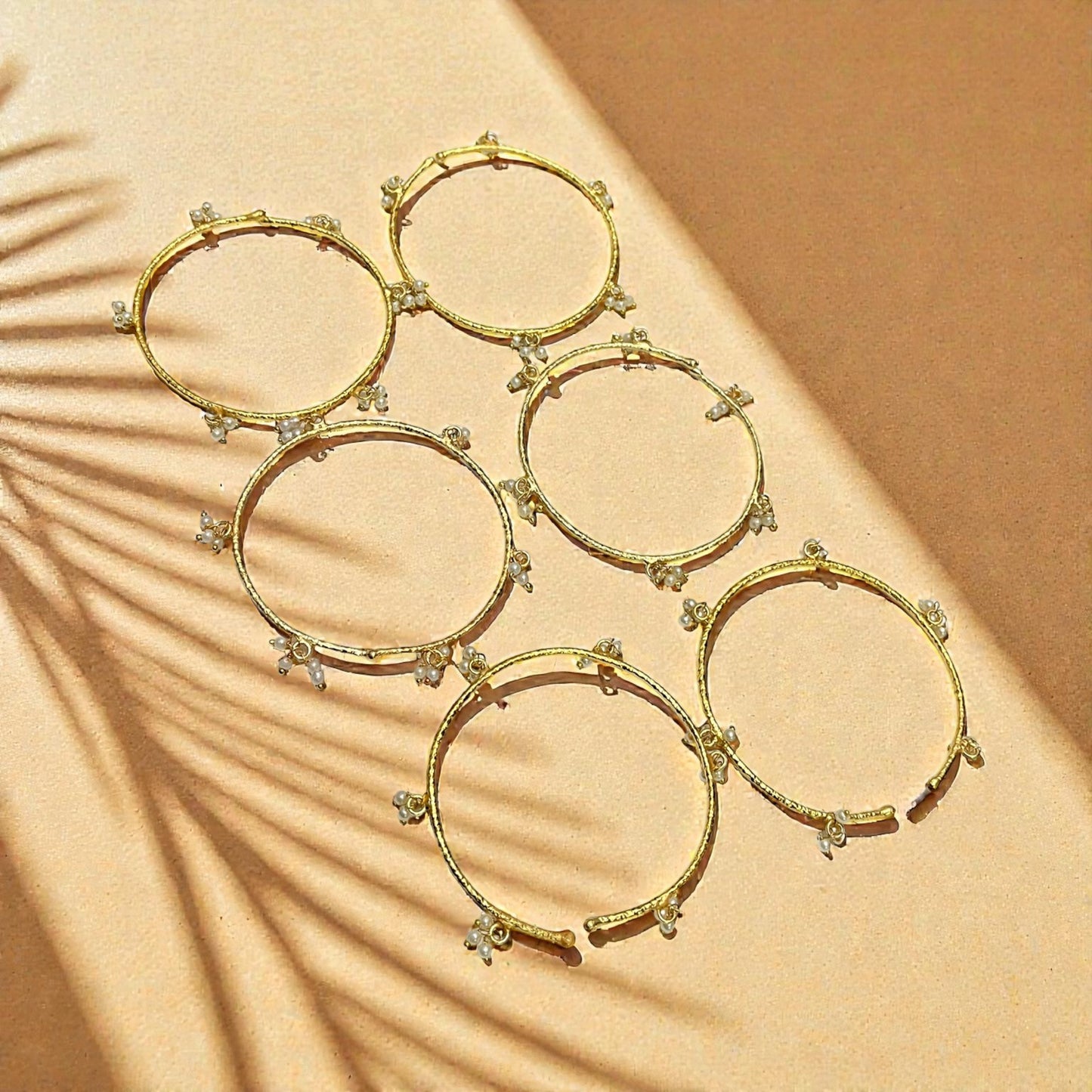 Set of 6 sleek bangles