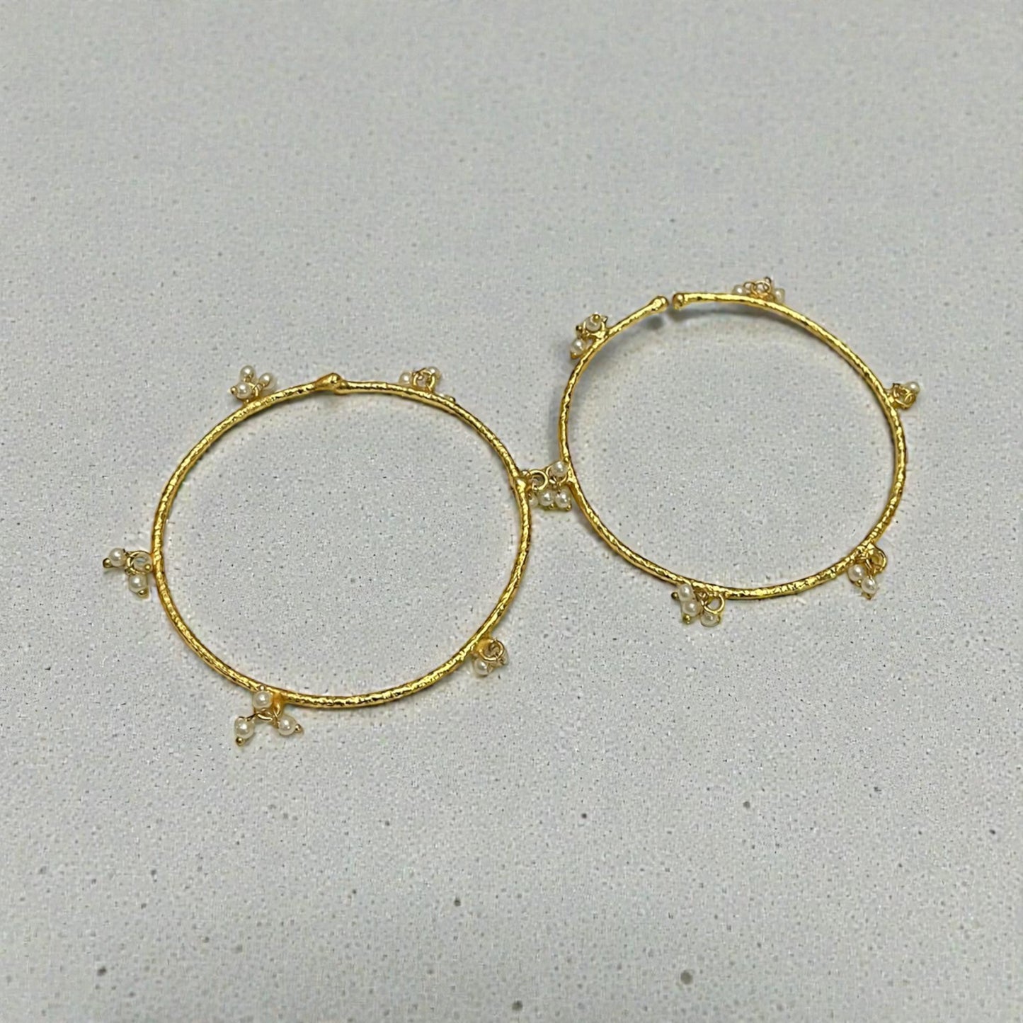 Set of 2 sleek bangles
