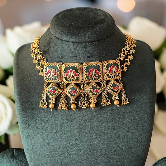 Indo Western Pachi Kundan Necklace Set